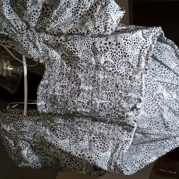 blouse - Picture 3 of 3